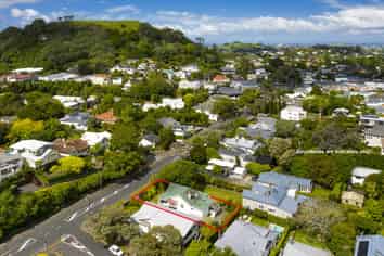Auckland - Address withheld