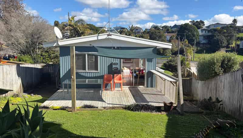 3b Maori Hut Road, Red Beach