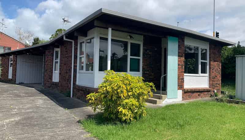 1A Lyndhurst Road, Te Atatu South