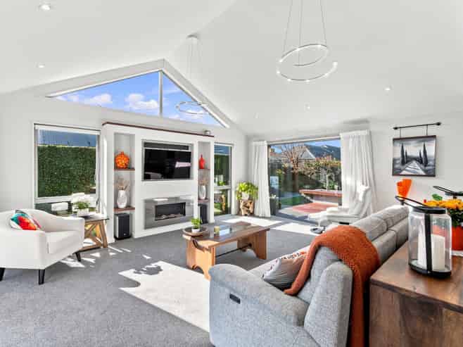11 Glastonbury Drive, Burwood