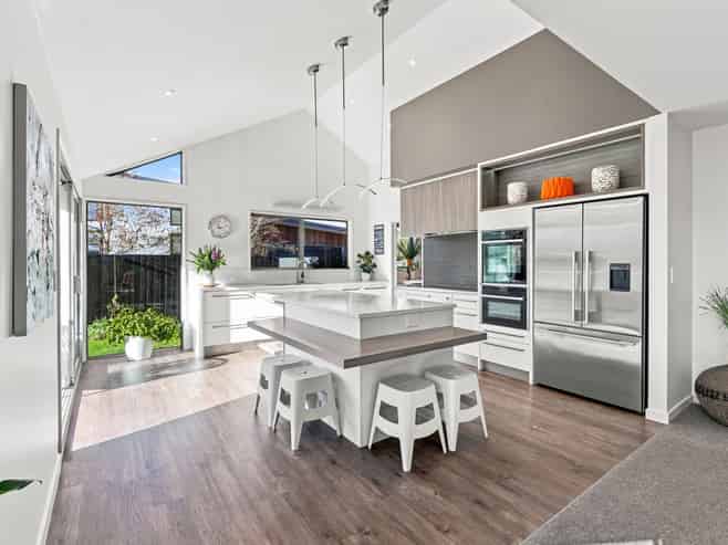 11 Glastonbury Drive, Burwood