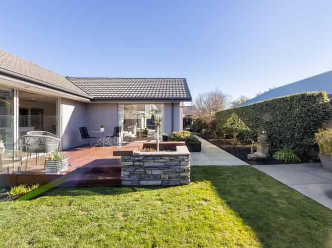 11 Glastonbury Drive, Burwood