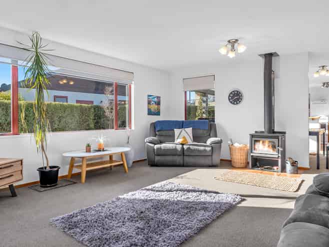 11B Little Oak Common, Wanaka