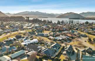 11B Little Oak Common, Wanaka