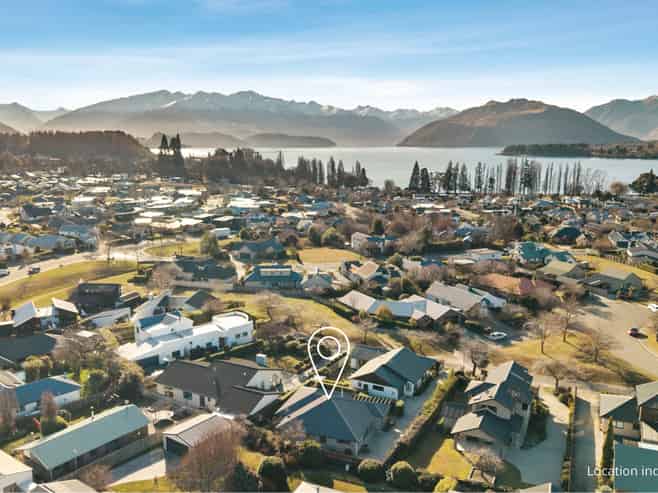 11B Little Oak Common, Wanaka