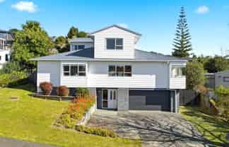 8  Unsworth Drive, Unsworth Heights
