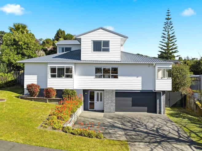 8  Unsworth Drive, Unsworth Heights