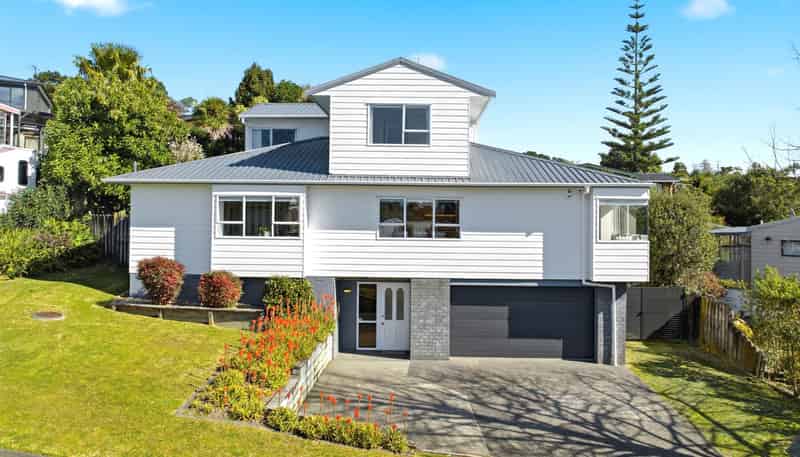 8  Unsworth Drive, Unsworth Heights