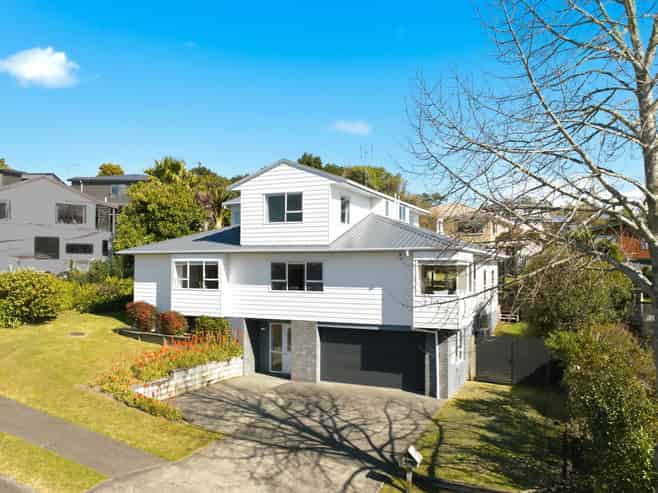 8  Unsworth Drive, Unsworth Heights