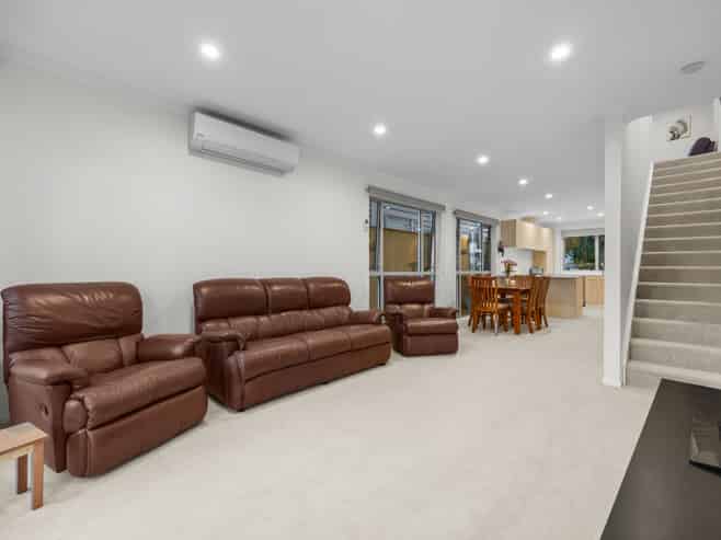 27 Forbes McCammon Drive, Swanson