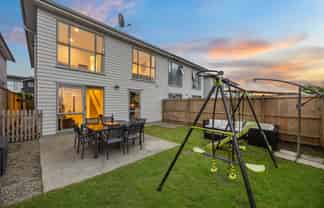 27 Forbes McCammon Drive, Swanson
