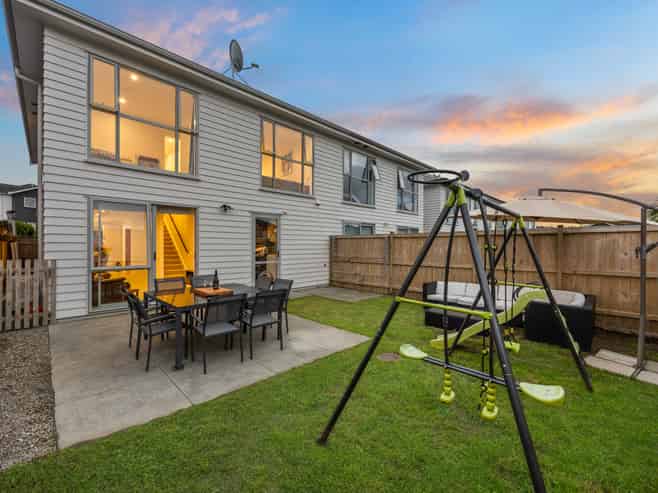 27 Forbes McCammon Drive, Swanson