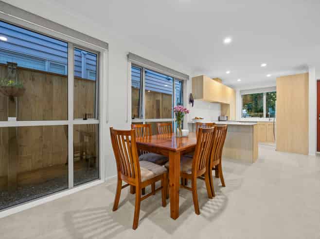 27 Forbes McCammon Drive, Swanson