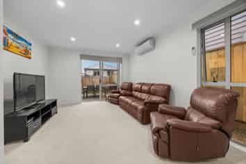 27 Forbes McCammon Drive, Swanson