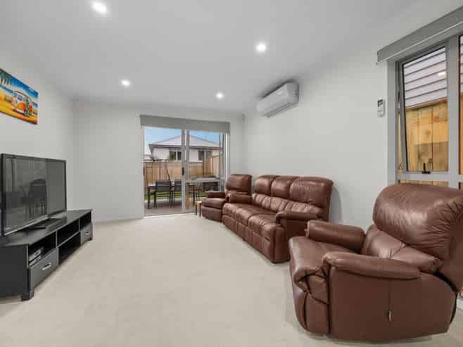 27 Forbes McCammon Drive, Swanson