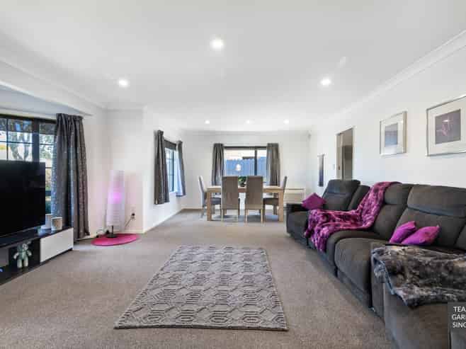 74 Longford Park Drive, Takanini