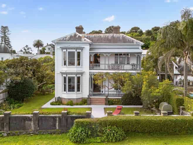 16 Jubilee Avenue, Devonport