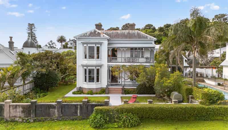 16 Jubilee Avenue, Devonport