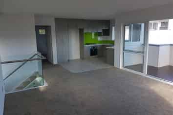 4d Binsted Road, New Lynn