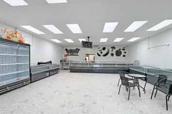 FOOD OR BUTCHER TENANT WANTED
