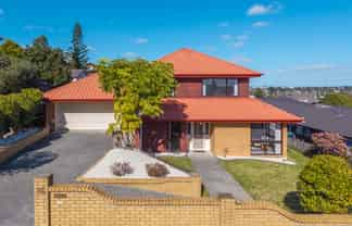 86 Dalwhinnie Parade, Highland Park