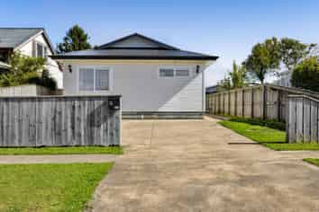 11 Orlando Street, Stratford