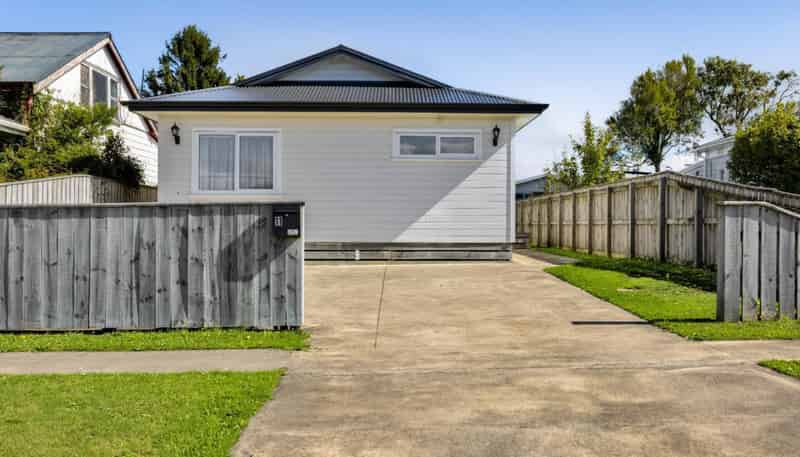 11 Orlando Street, Stratford