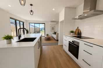 62 Crossley Ave, Ravenswood