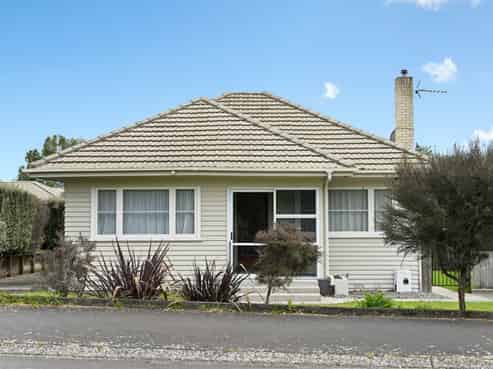 17 Sillary Street, Hamilton East
