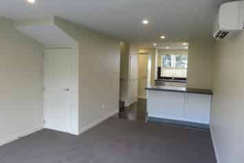 21/31 Princess Terrace, Newtown