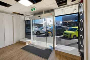 High-profile Queen Street retail opportunity