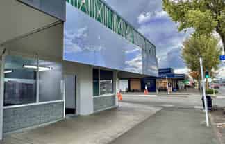 High-Profile Retail on Heretaunga Street West