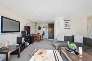2/71a Glenmore Avenue, Bishopdale