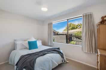 2/71a Glenmore Avenue, Bishopdale