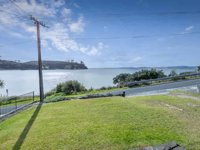 14 Bayview Road, Pouto