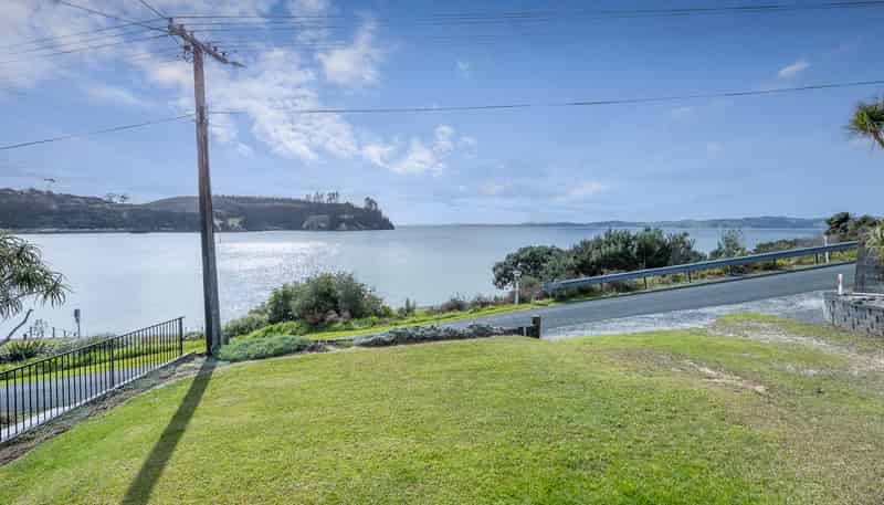 14 Bayview Road, Pouto
