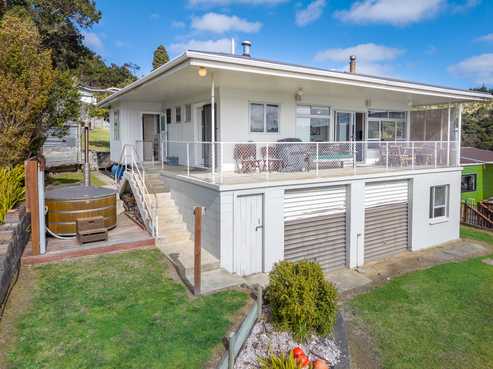14 Bayview Road, Pouto
