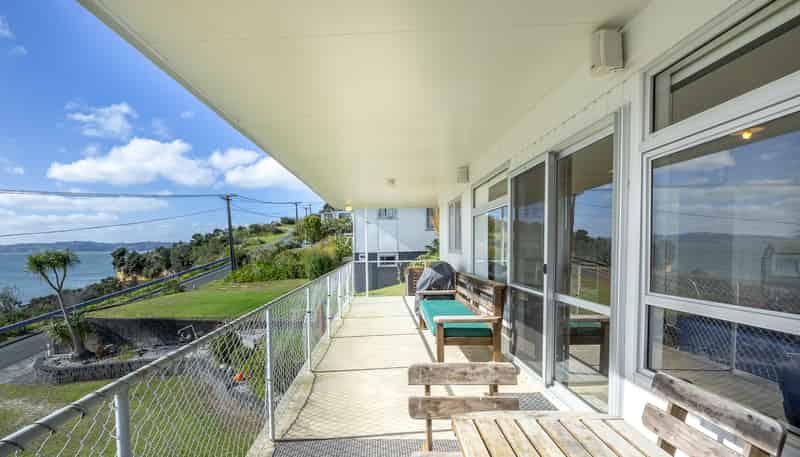 14 Bayview Road, Pouto