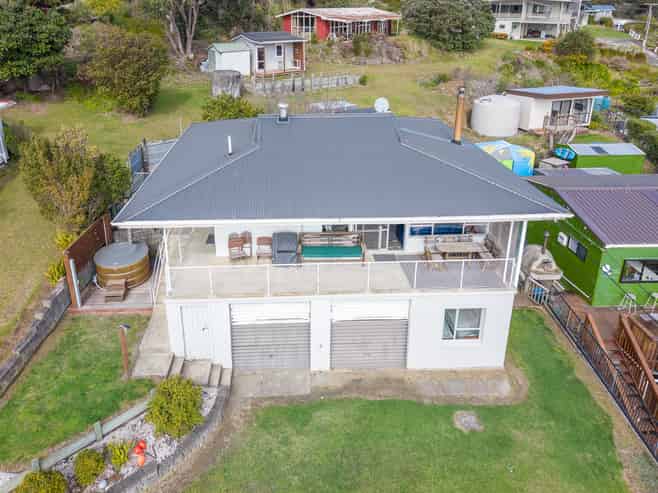 14 Bayview Road, Pouto