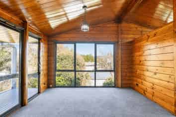 186B Clayton Road, Mangakakahi