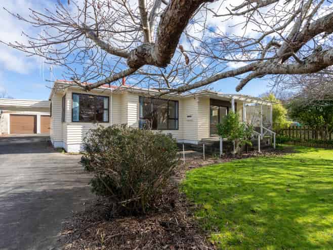 149 Queen Street West, LEVIN