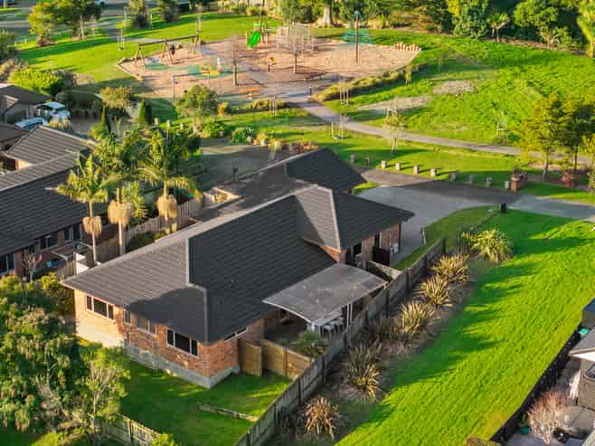 16 Springtide Place, Red Beach