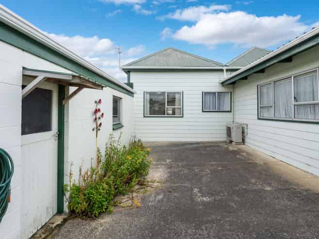 24 Freyberg Street, SAINT KILDA