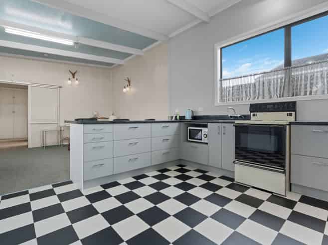 24 Freyberg Street, SAINT KILDA