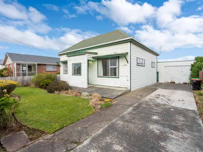 24 Freyberg Street, SAINT KILDA
