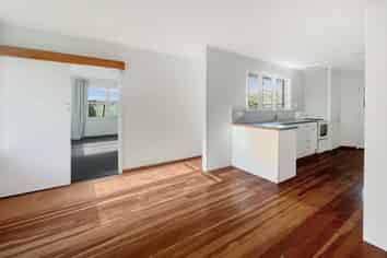 10 Somerset Crescent, Highbury