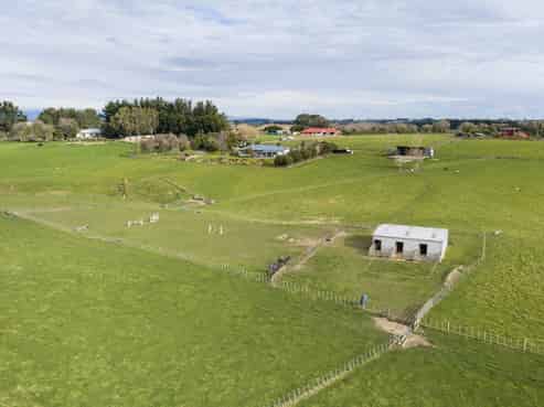 780 Halcombe Road, Halcombe