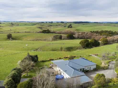 780 Halcombe Road, Halcombe