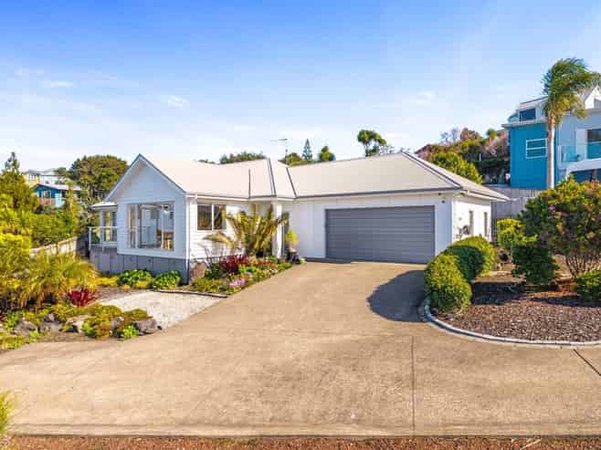 26  Kotanui Avenue, Army Bay