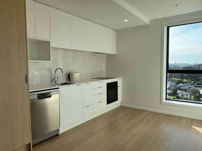 906/2B Te Ara Taurapa, Point Chevalier
